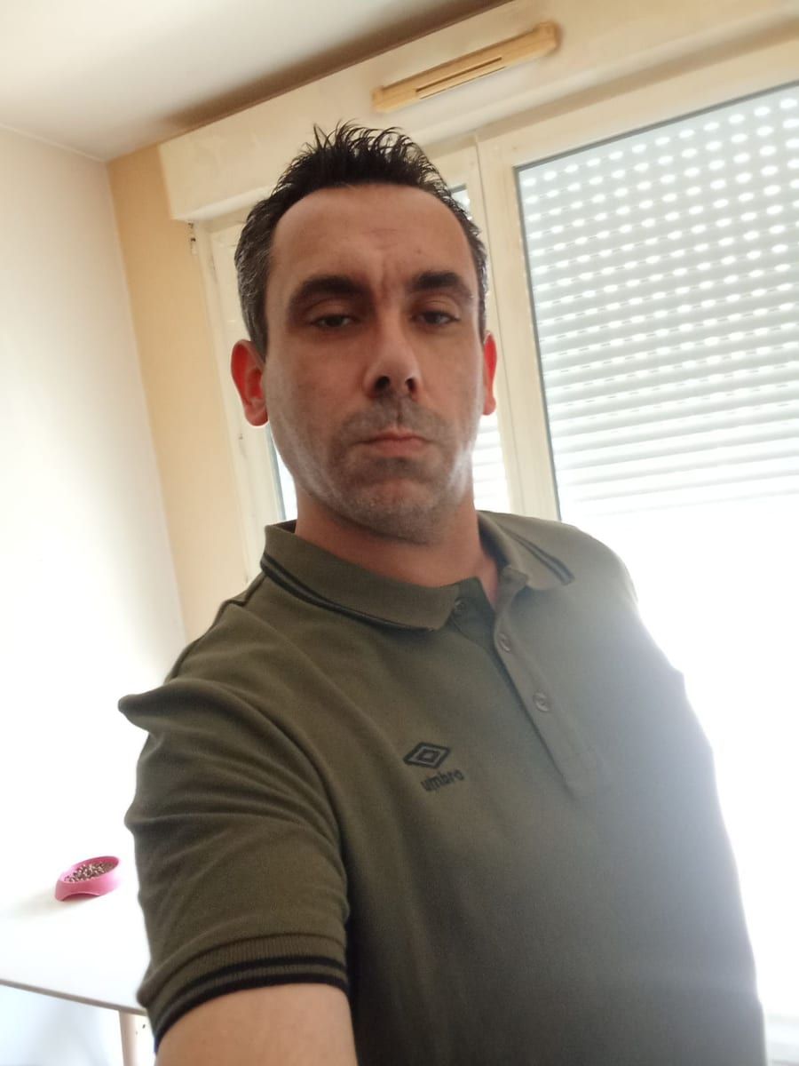 Profil de Levon